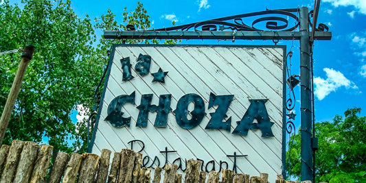 A food essay about the La Choza Restaurant the Best Mexican Food in the United States by James Bonner